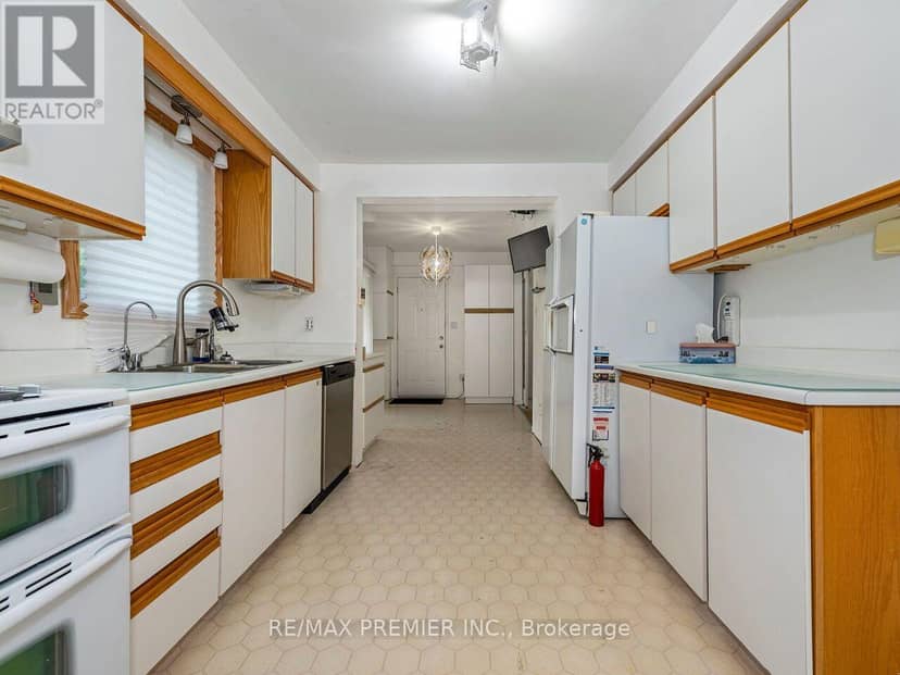 28 Emeline Street — photo 11 of 40
