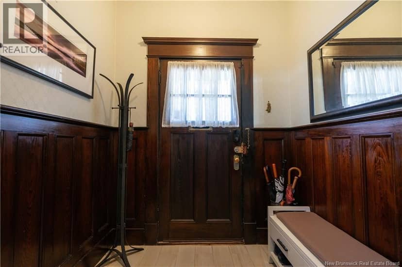 105 Carmarthen Street — photo 3 of 40