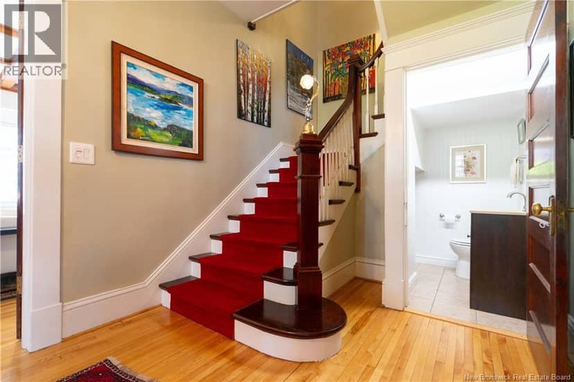 105 Carmarthen Street — photo 8 of 40