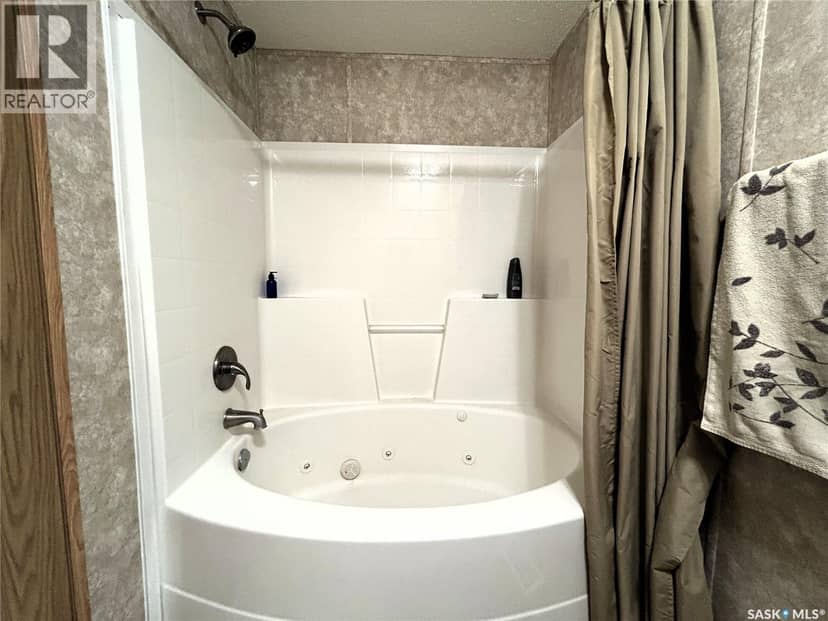 619 1st AVENUE E — photo 21 of 40
