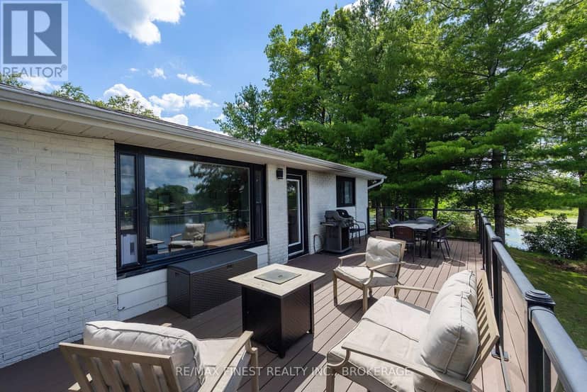 4267 Maple Drive — photo 6 of 40
