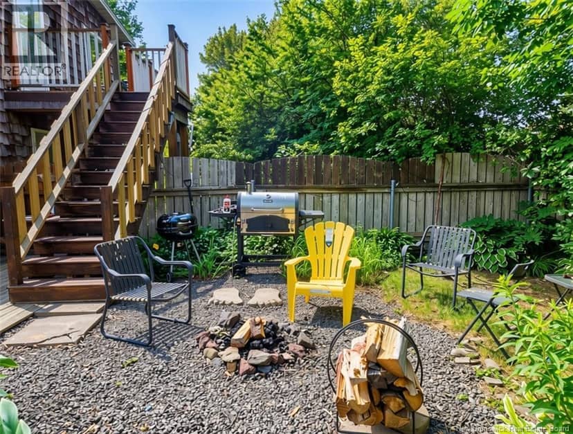 256 Rue Belle Isle Street — photo 2 of 28