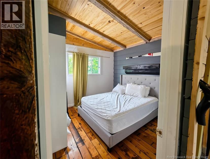 256 Rue Belle Isle Street — photo 12 of 28