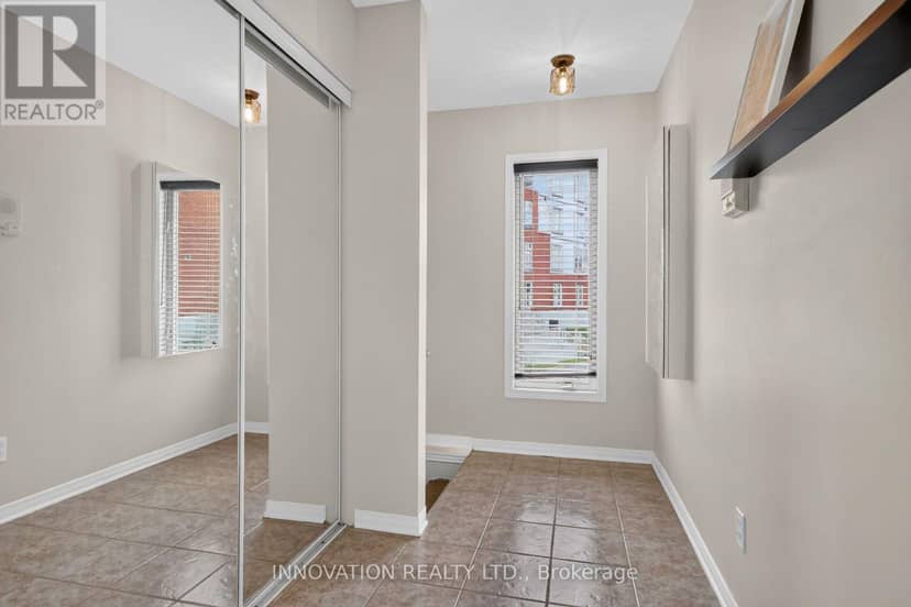 408 - 2923 Laurier Street — photo 10 of 20