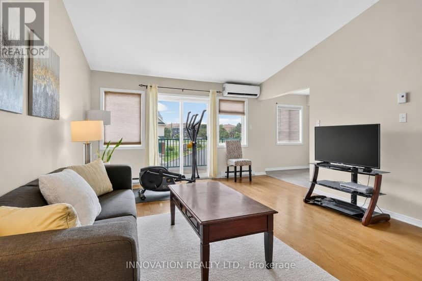 408 - 2923 Laurier Street — photo 18 of 20