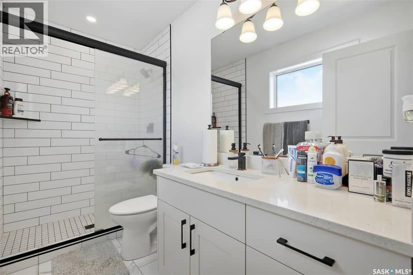 2435 Rosewood DRIVE — photo 21 of 40