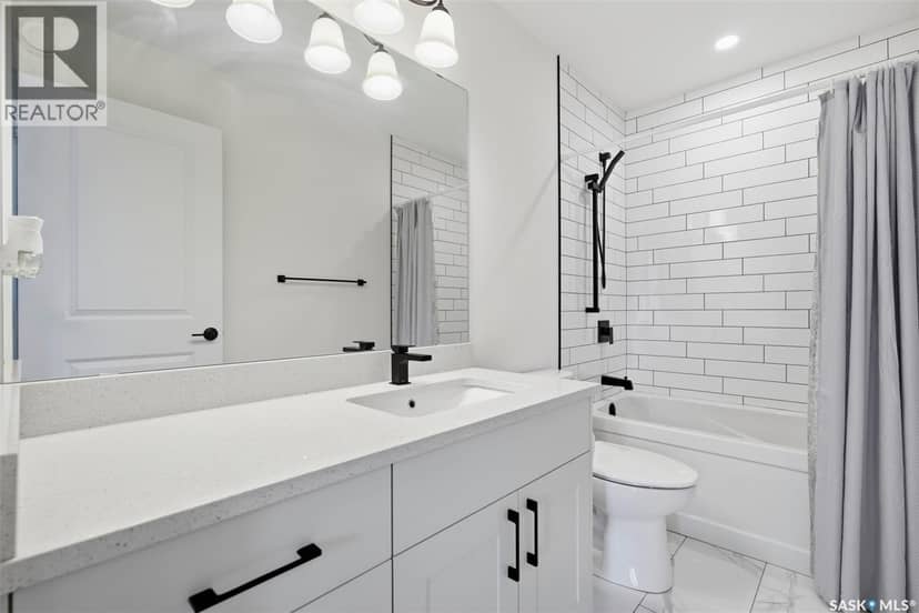 2435 Rosewood DRIVE — photo 24 of 40