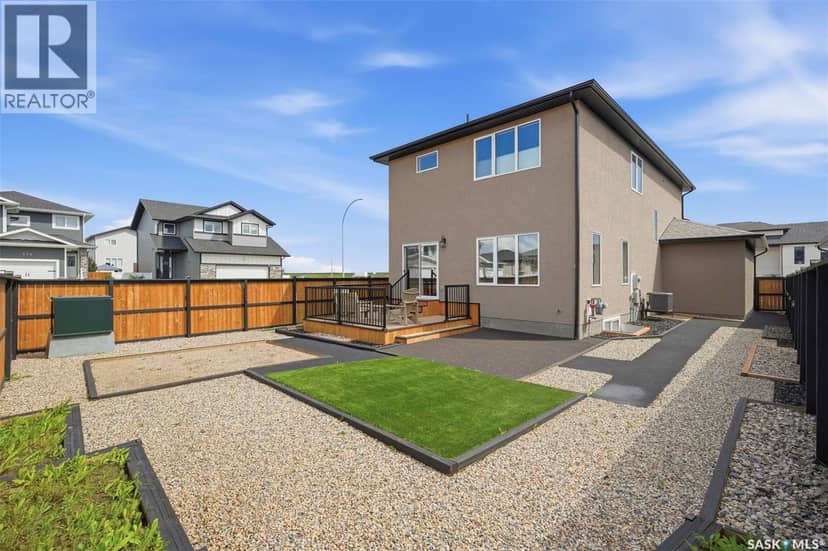 2435 Rosewood DRIVE — photo 3 of 40