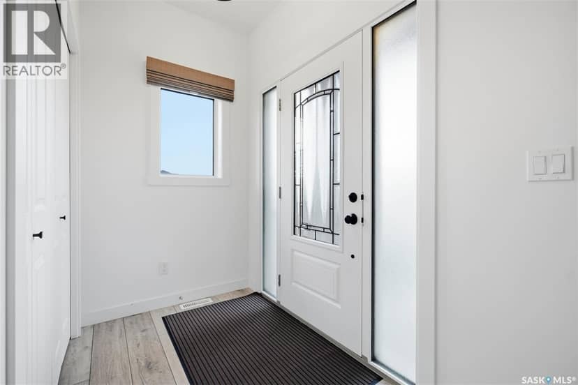 2435 Rosewood DRIVE — photo 7 of 40