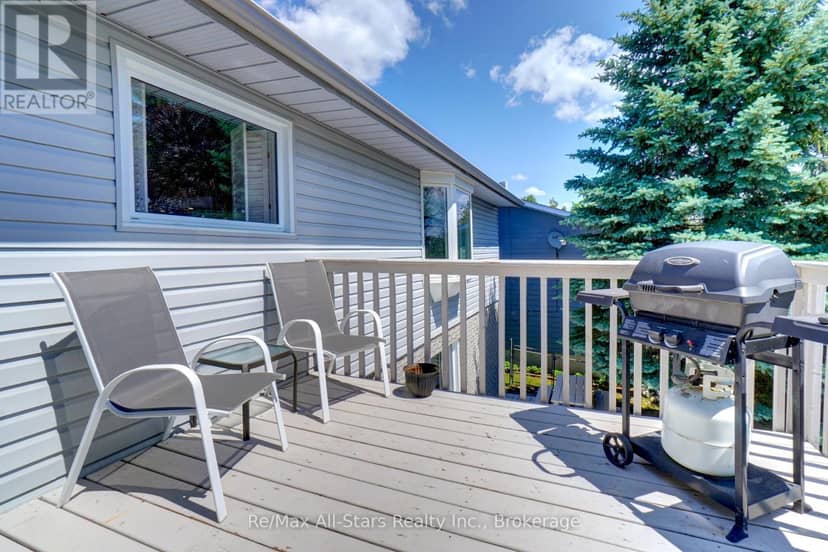 16 Cedartree Lane — photo 23 of 40