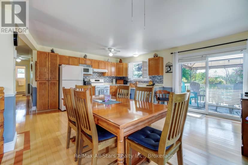 16 Cedartree Lane — photo 9 of 40