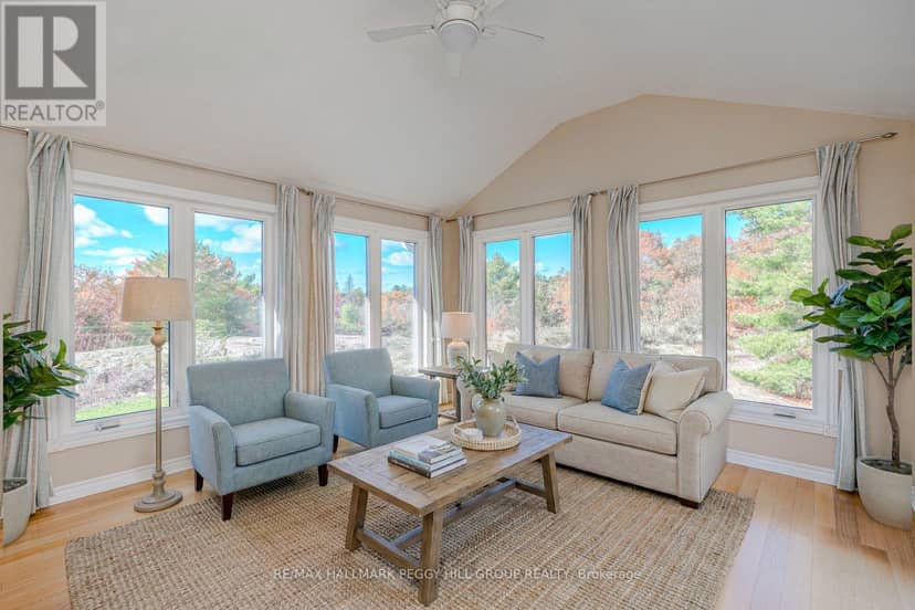 1564 Honey Harbour Road — photo 7 of 33