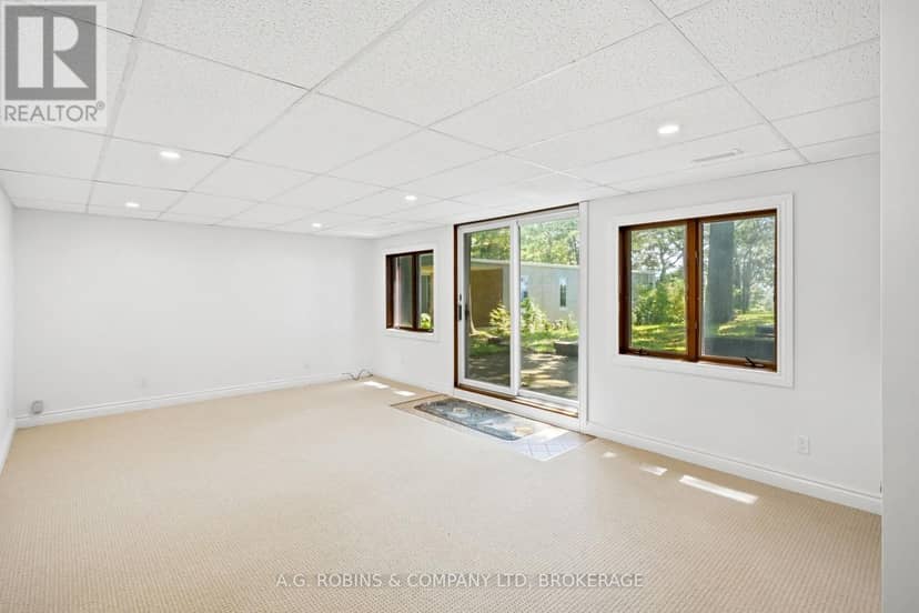 559 Lakeshore Road E — photo 40 of 40