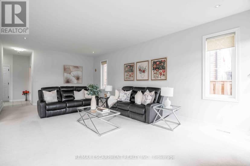 3 Narbonne Crescent — photo 13 of 40