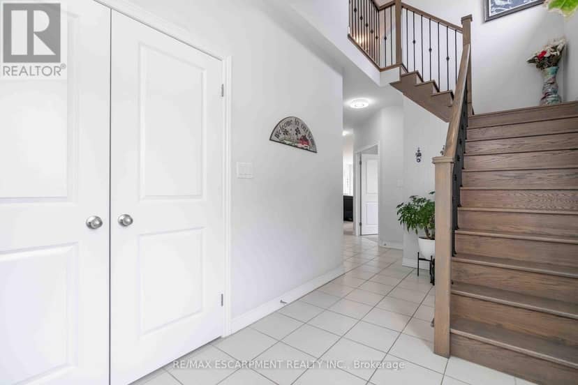 3 Narbonne Crescent — photo 4 of 40