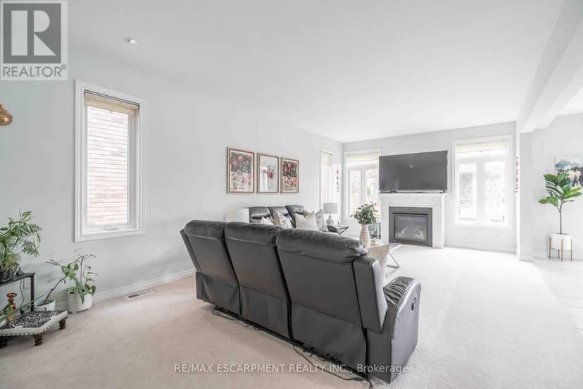 3 Narbonne Crescent — photo 8 of 40