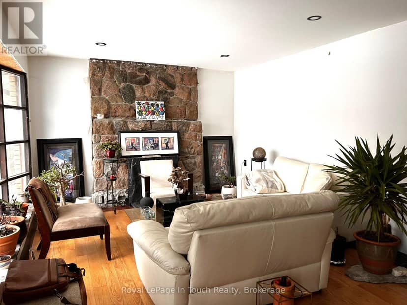 26 Dundee Drive — photo 7 of 8