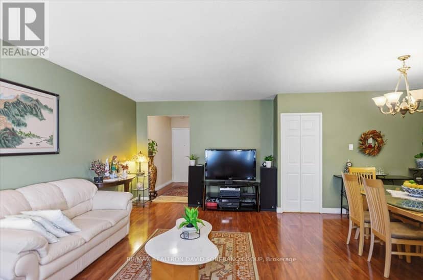 601 - 130 Neptune Drive — photo 11 of 37