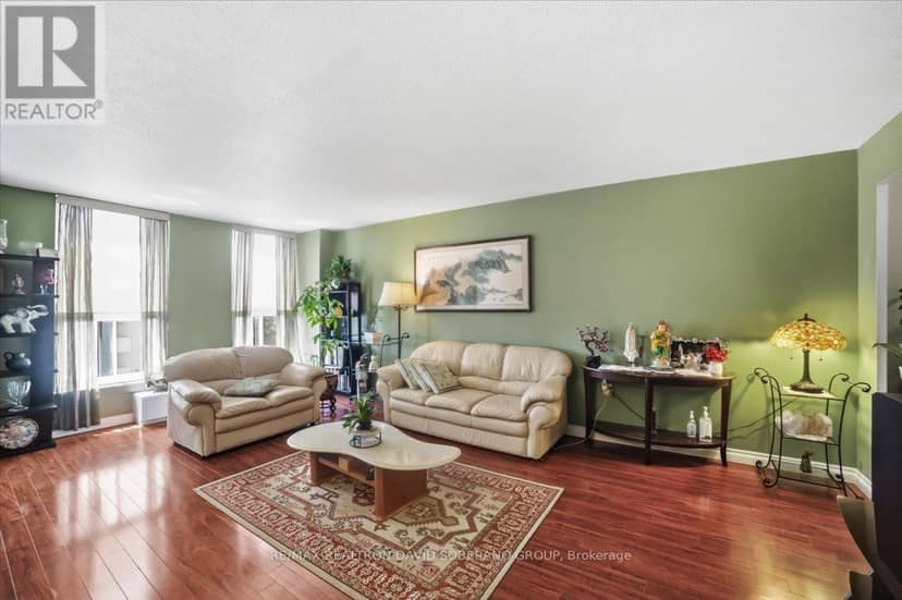 601 - 130 Neptune Drive — photo 7 of 37