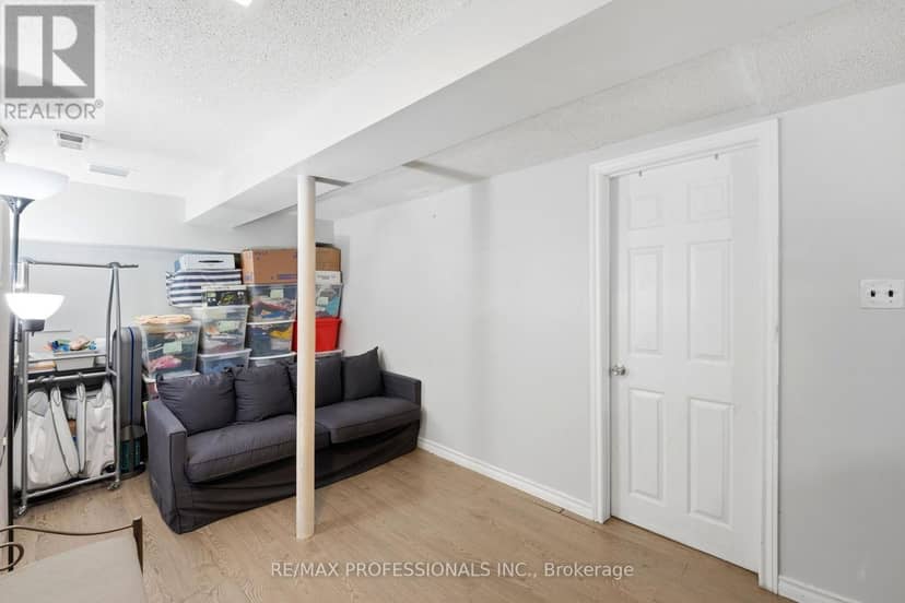 12 - 48 Three Valleys Drive — photo 31 of 40