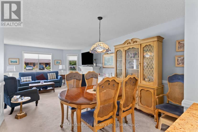 53 Helen Street — photo 13 of 36