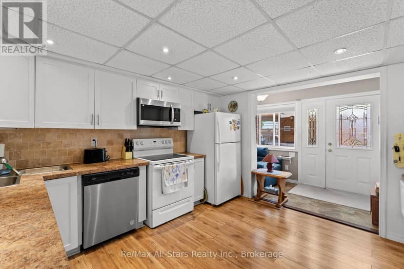 53 Helen Street — photo 15 of 36