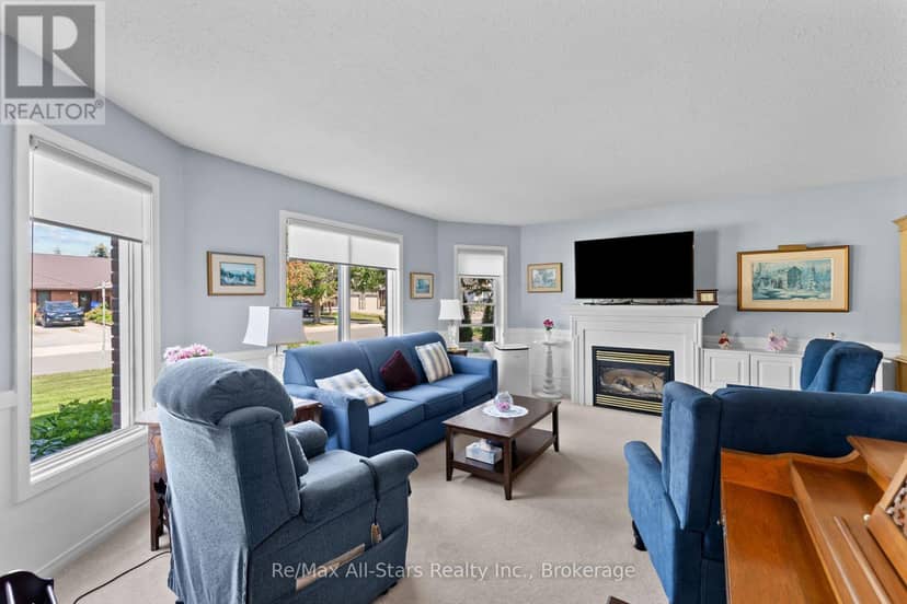 53 Helen Street — photo 9 of 36