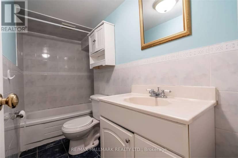 226 Lawrence Avenue — photo 23 of 24