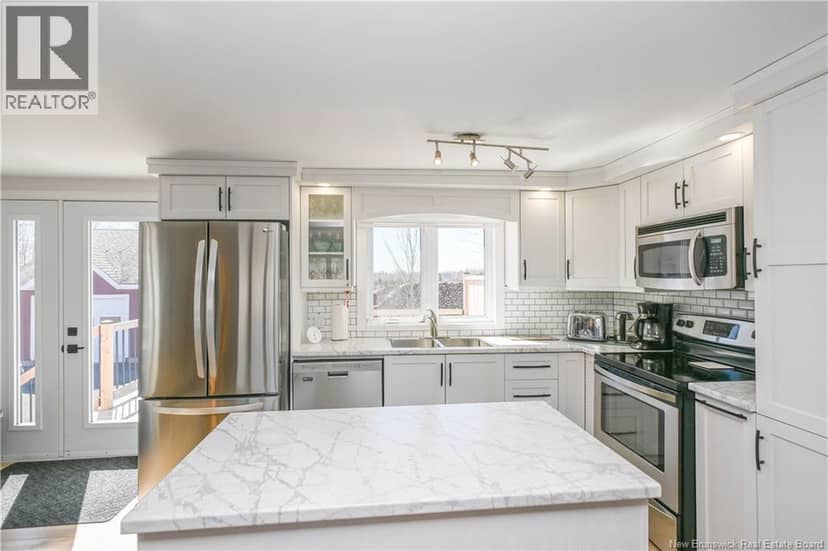 1358 des Fondateurs Street — photo 11 of 40