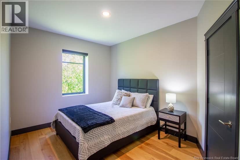 11 Robert Ross Boulevard — photo 11 of 40