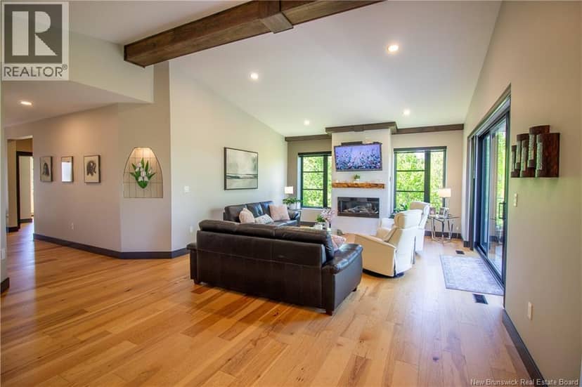 11 Robert Ross Boulevard — photo 12 of 40