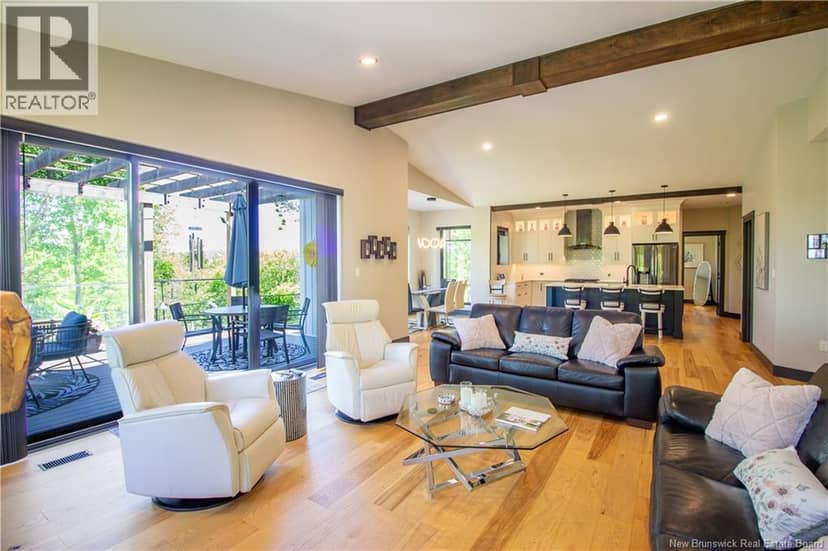 11 Robert Ross Boulevard — photo 14 of 40