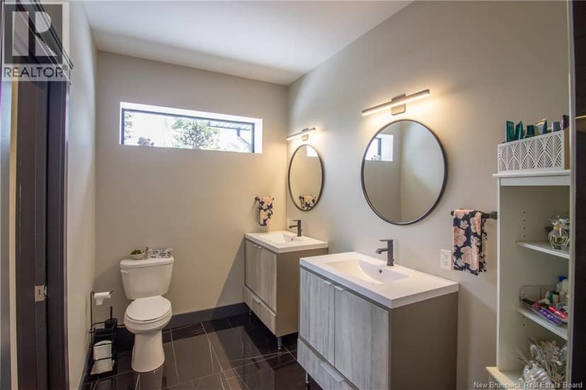 11 Robert Ross Boulevard — photo 26 of 40