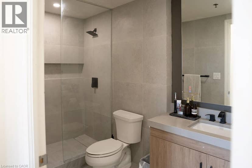 560 NORTH SERVICE Road Unit# 610 — photo 17 of 20
