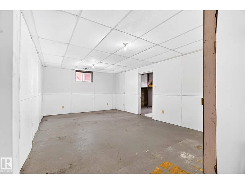 16152 110B AV NW NW — photo 39 of 40