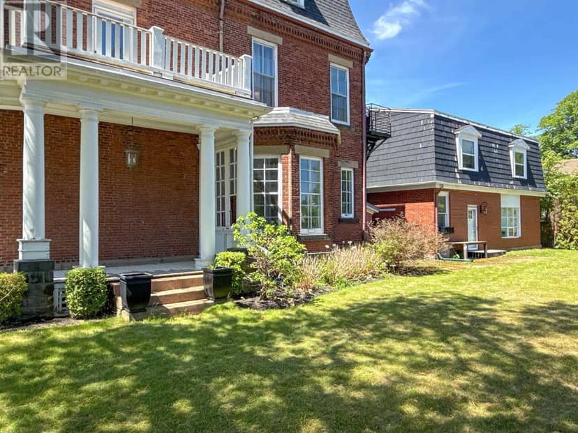 2 Ambrose Street — photo 25 of 40