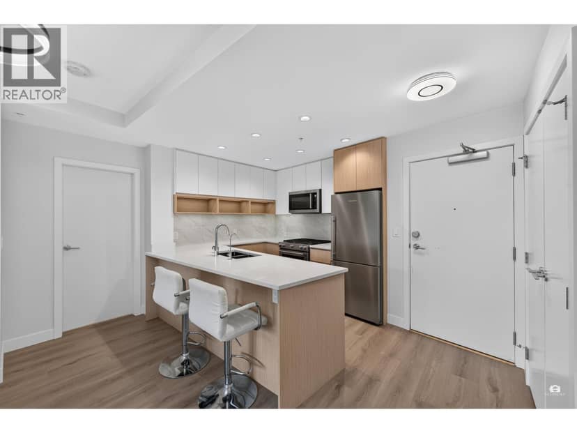 105 8940 University Crescent, Burnaby