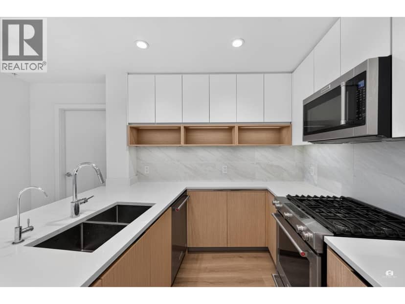 105 8940 University Crescent, Burnaby, photo 3