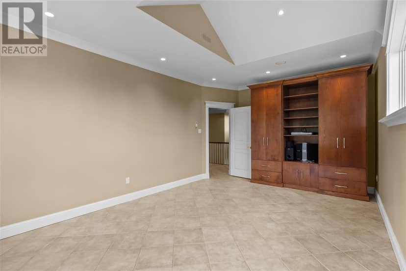 8 Cayman Drive — photo 29 of 40