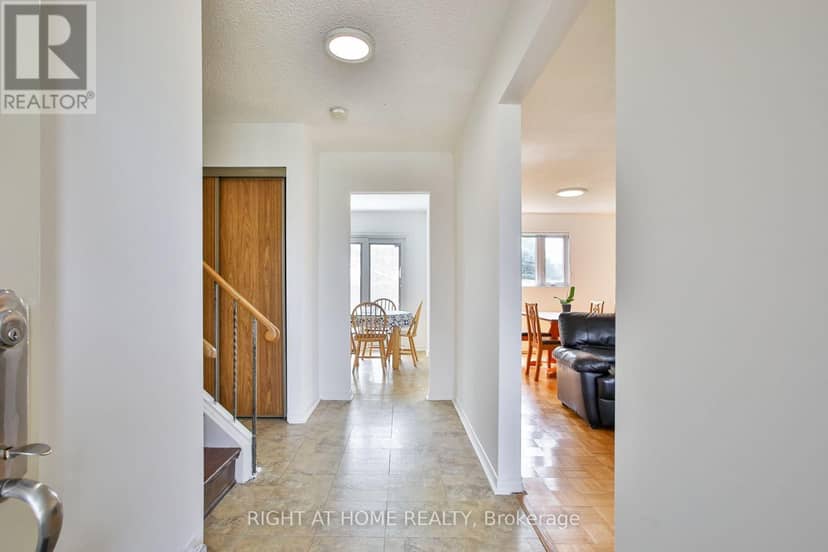 56 Cathy Jean Crescent — photo 3 of 34