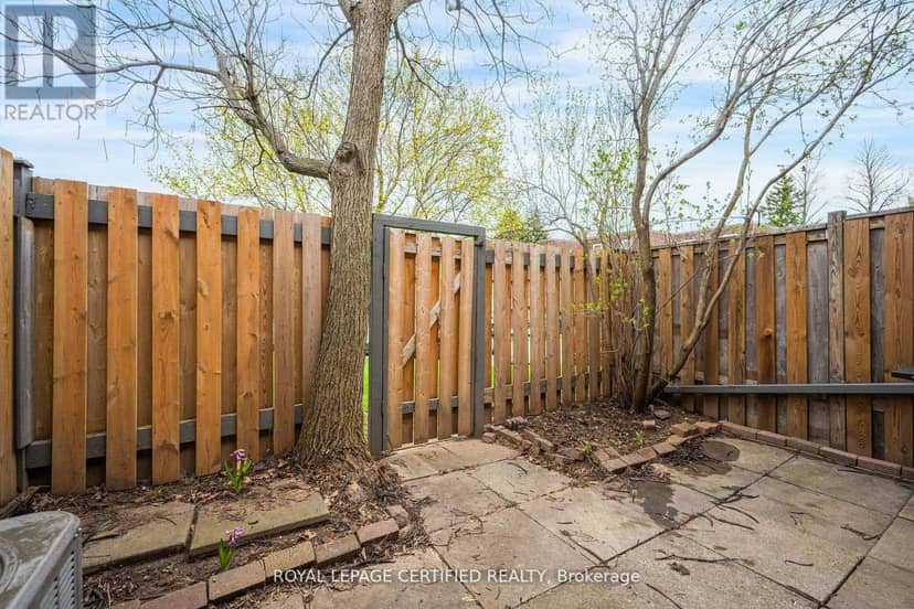 91 - 371 Bronte Street S — photo 31 of 35