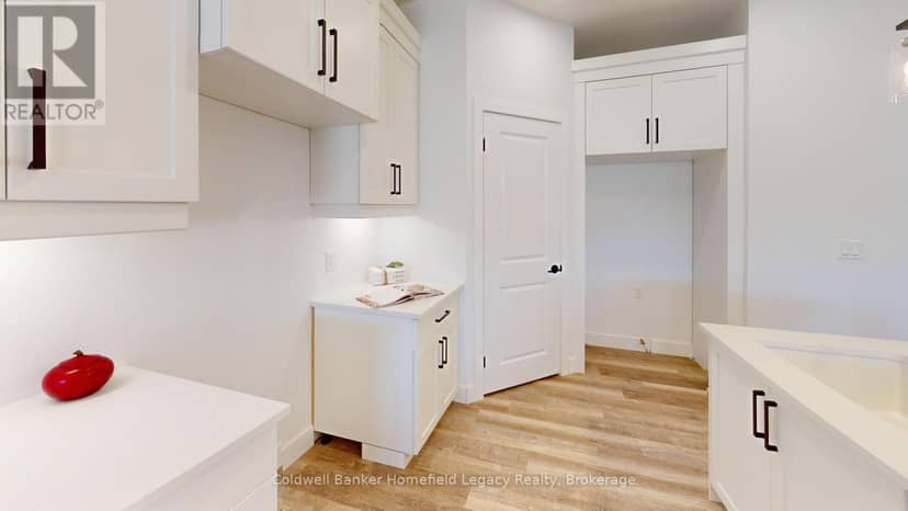 13 - 165 Egan Avenue — photo 11 of 29