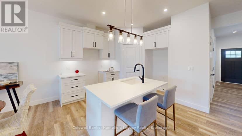 13 - 165 Egan Avenue — photo 9 of 29