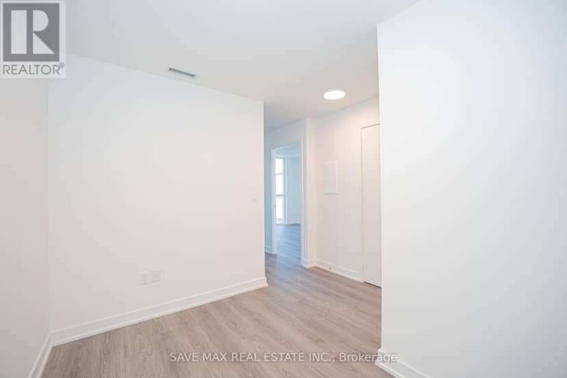 421 - 225 Malta Avenue — photo 13 of 39