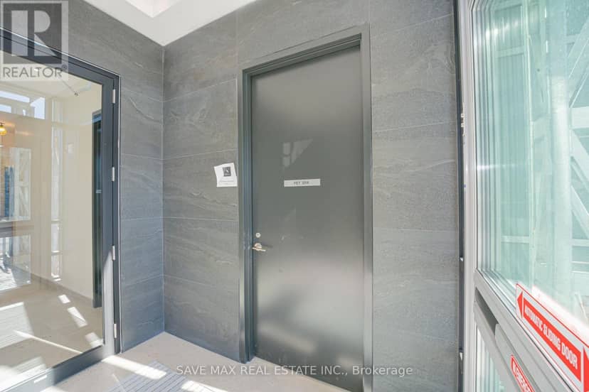 421 - 225 Malta Avenue — photo 24 of 39