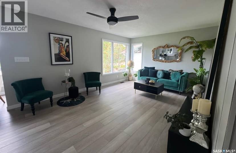130 Rose AVENUE — photo 19 of 37