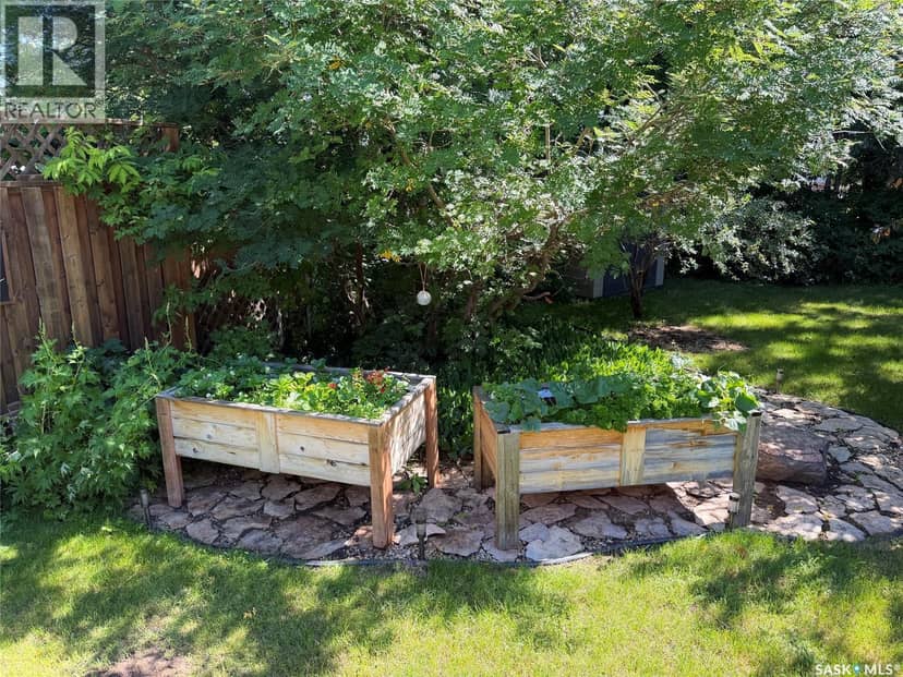 130 Rose AVENUE — photo 36 of 37