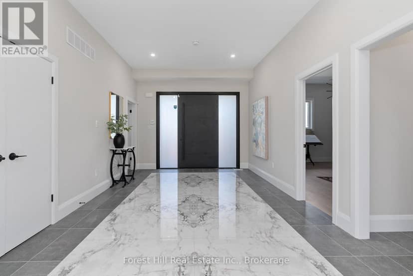 846 Sixth Street — photo 3 of 40