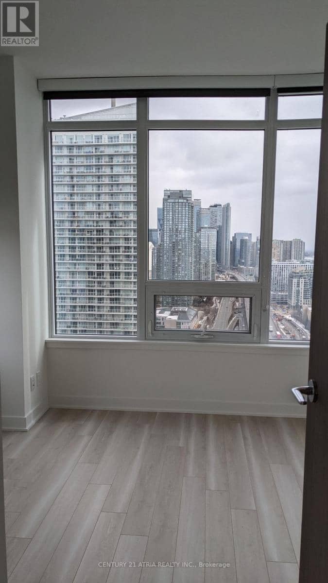 3306 - 19 Bathurst Street — photo 4 of 6