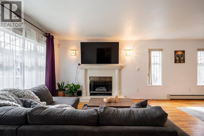 1407 E 12TH AVENUE, Vancouver, photo 3
